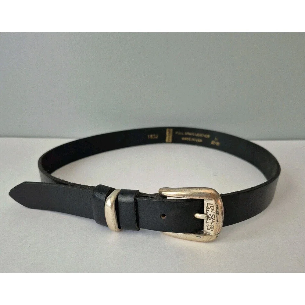 Levis Strauss Black Full Grain Leather Silver Buckle Adjustable Belt Kids Medium